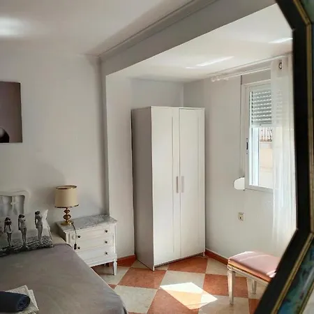 Movie Stars Apartment,